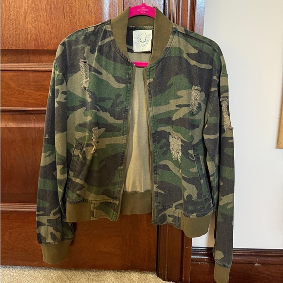 Camo Bomber Jacket - Picture 5 of 5